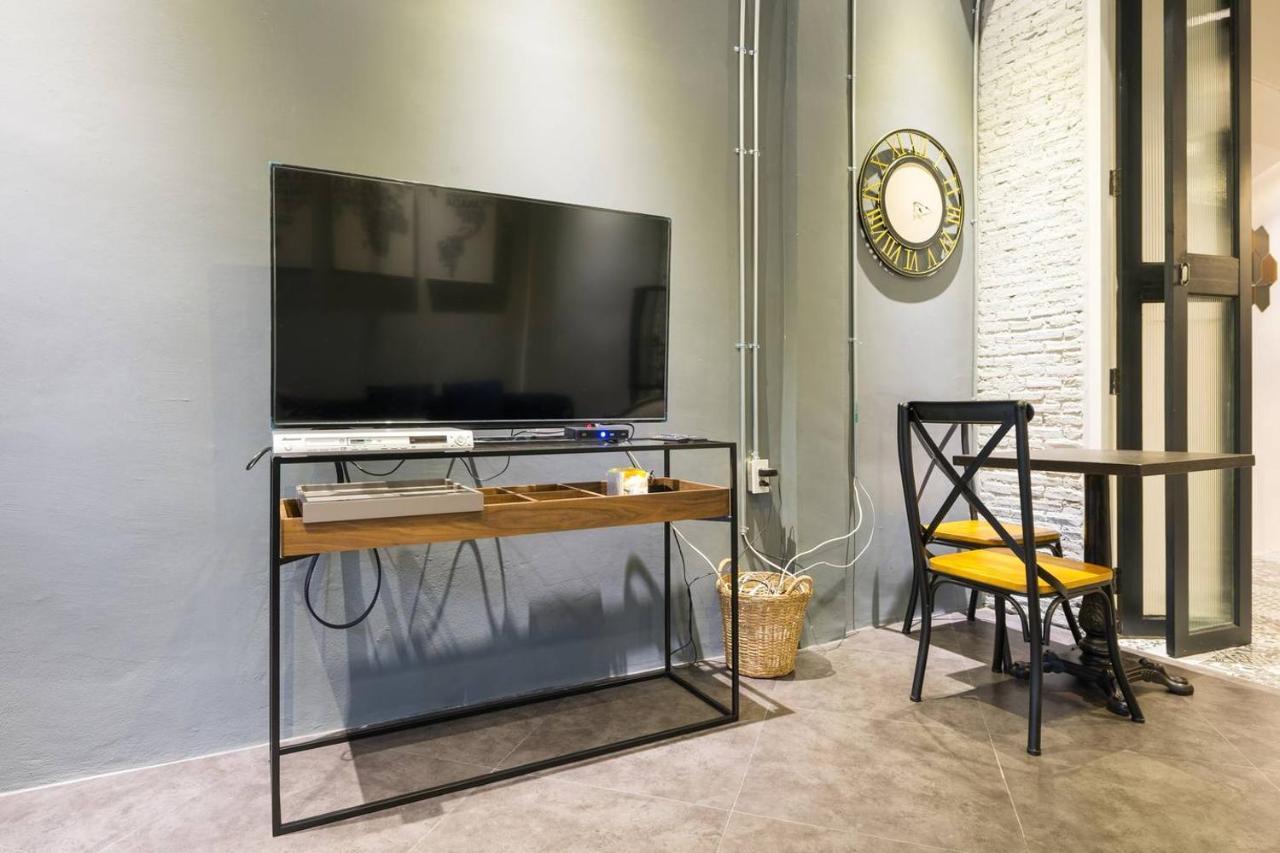 Inner Old Town 196 Chic Guesthouse - Self Check In Bangkok Luaran gambar